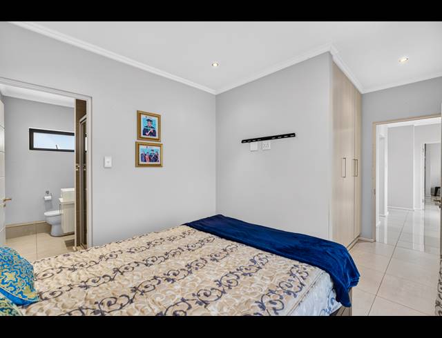 4 BEDROOM HOUSE FOR SALE IN LONEHILL